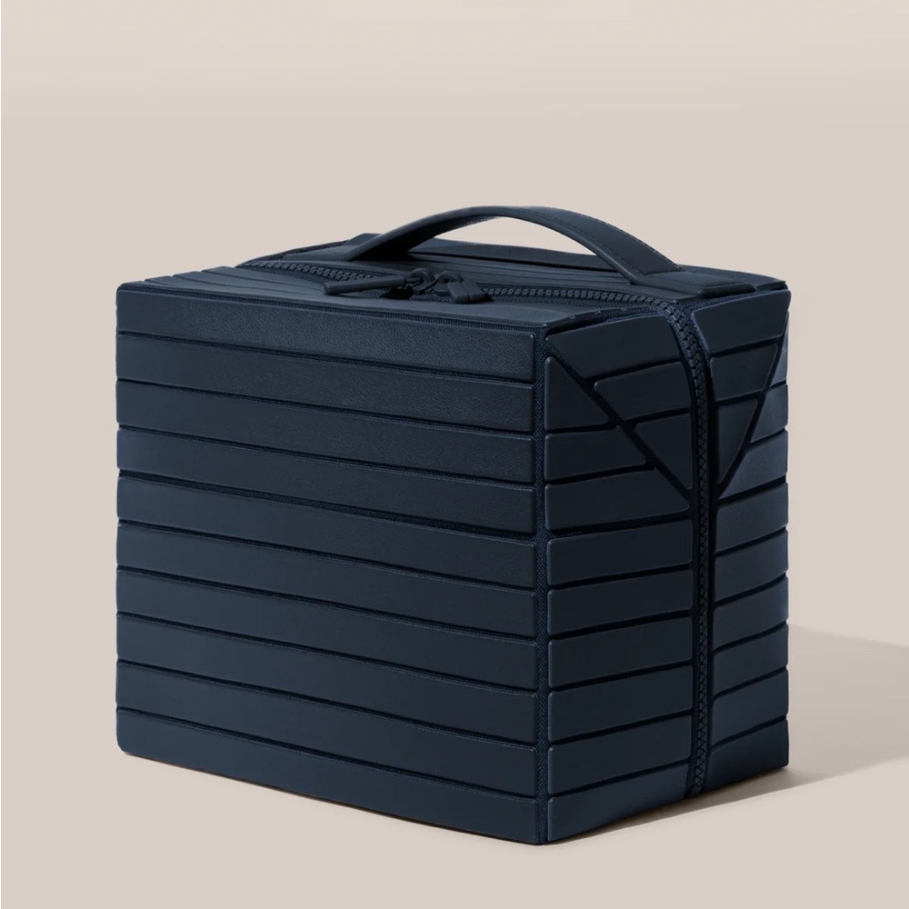 Parallelle The Indigo Kit toiletry travel cosmetic bag